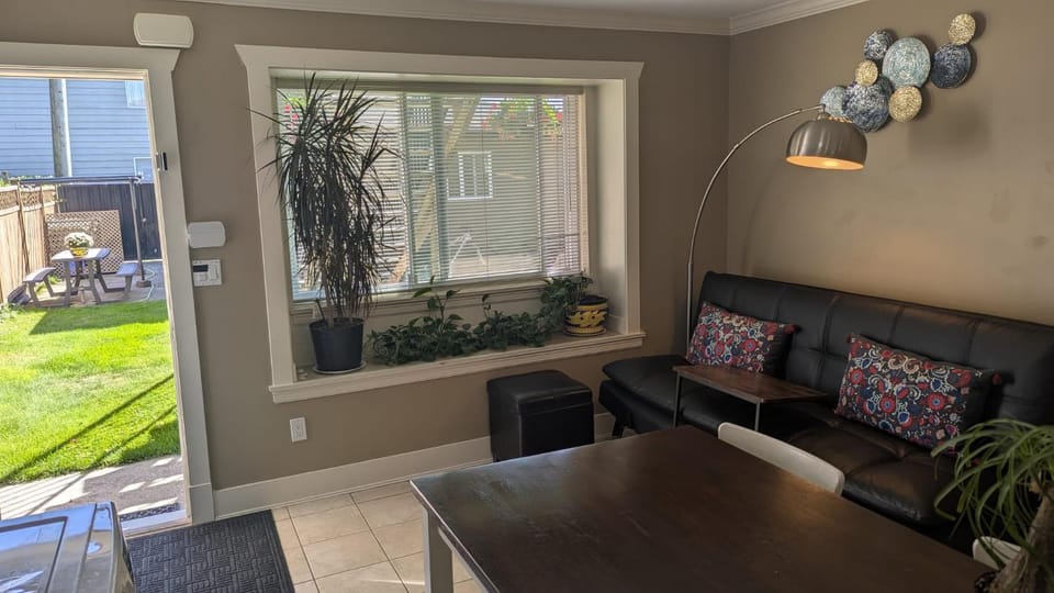 Facade/entrance, Living room, Seating area, Dining area