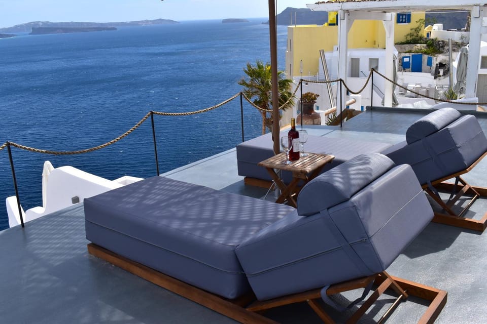 Oinos Luxury Suites Caldera Villa in Oia