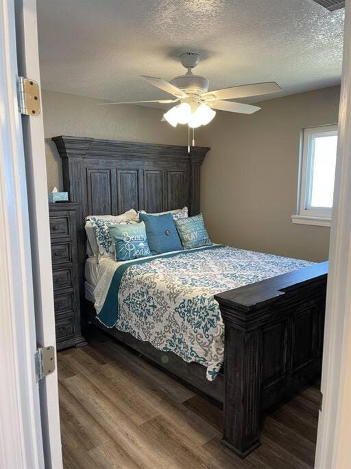 Dolphins Beach Cottage on the Beach - Sleeps 12 House in Surfside Beach