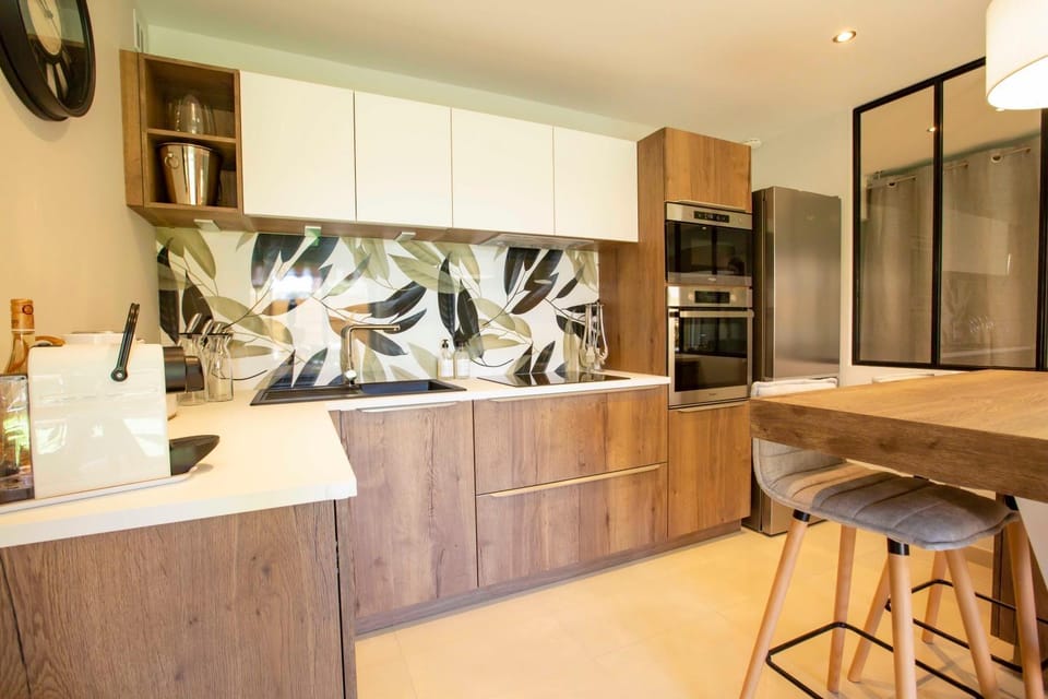 Kitchen or kitchenette, Dining area, Communal kitchen