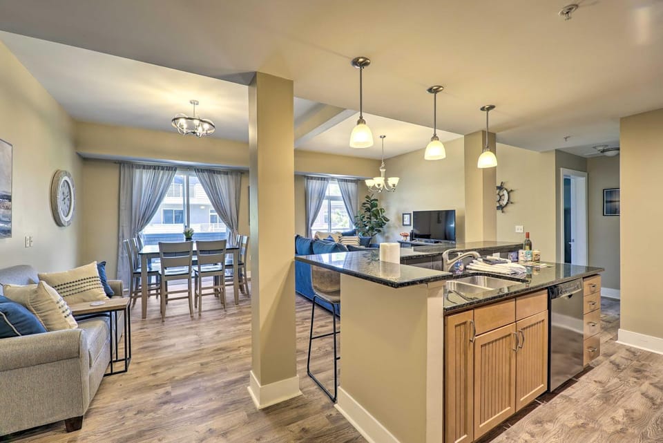 Grand Haven Condo - Walk to Nearby Hot Spots! House in Grand Haven