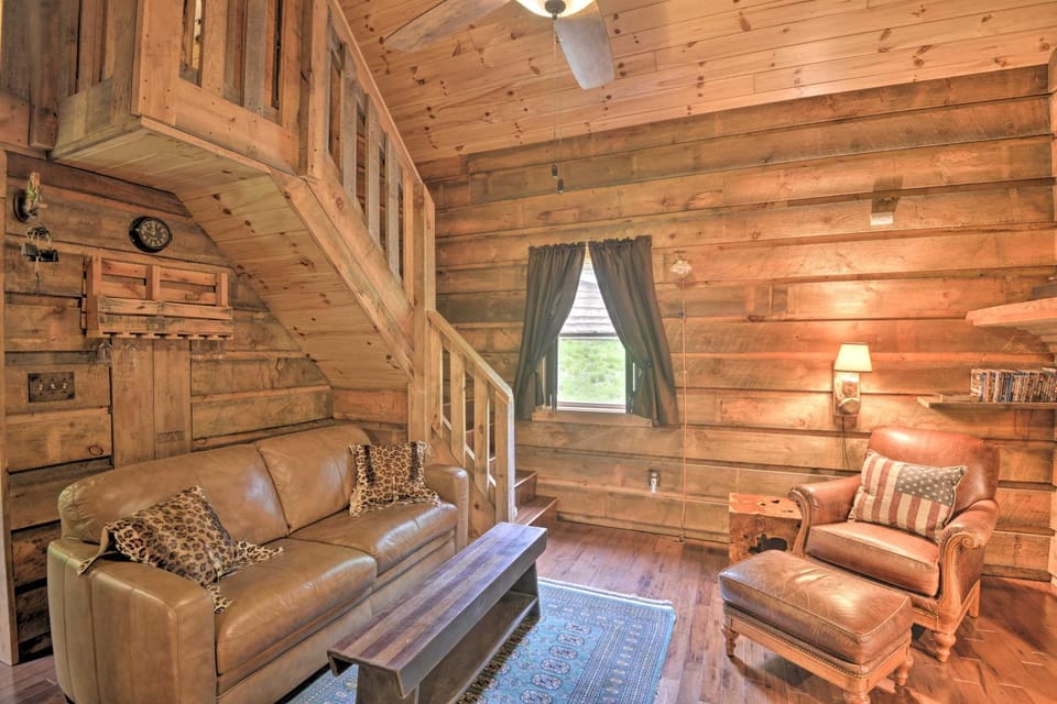Constantia Cabin Escape > 2 Mi to Lake Oneida Cabin in New York