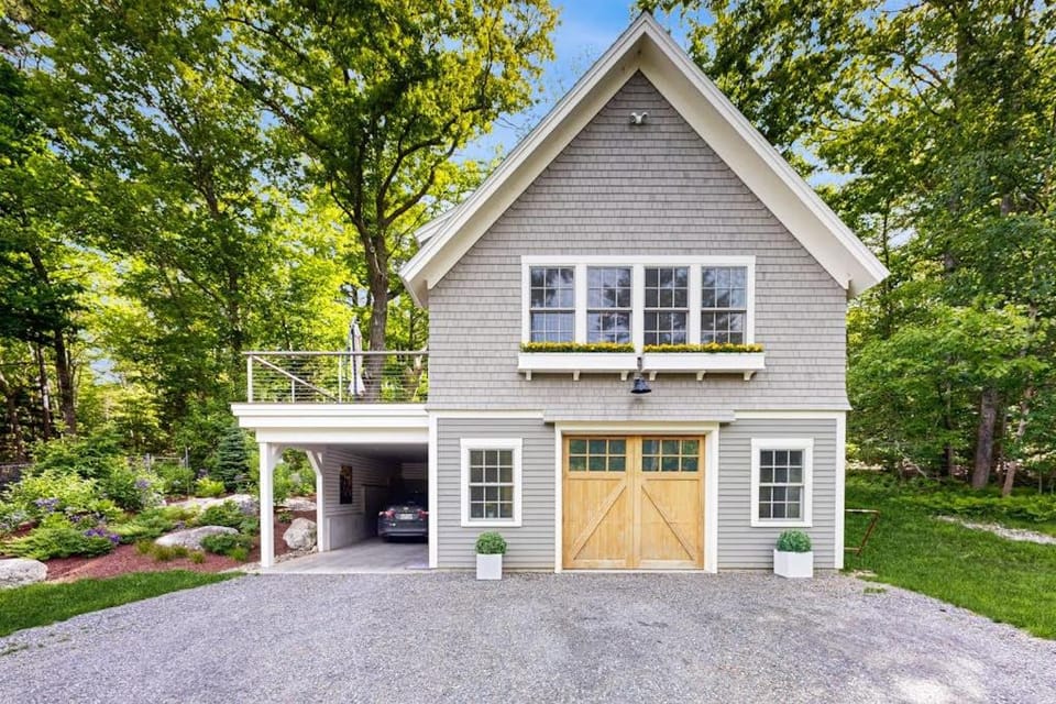 Property building, Day, Garden, Garden view