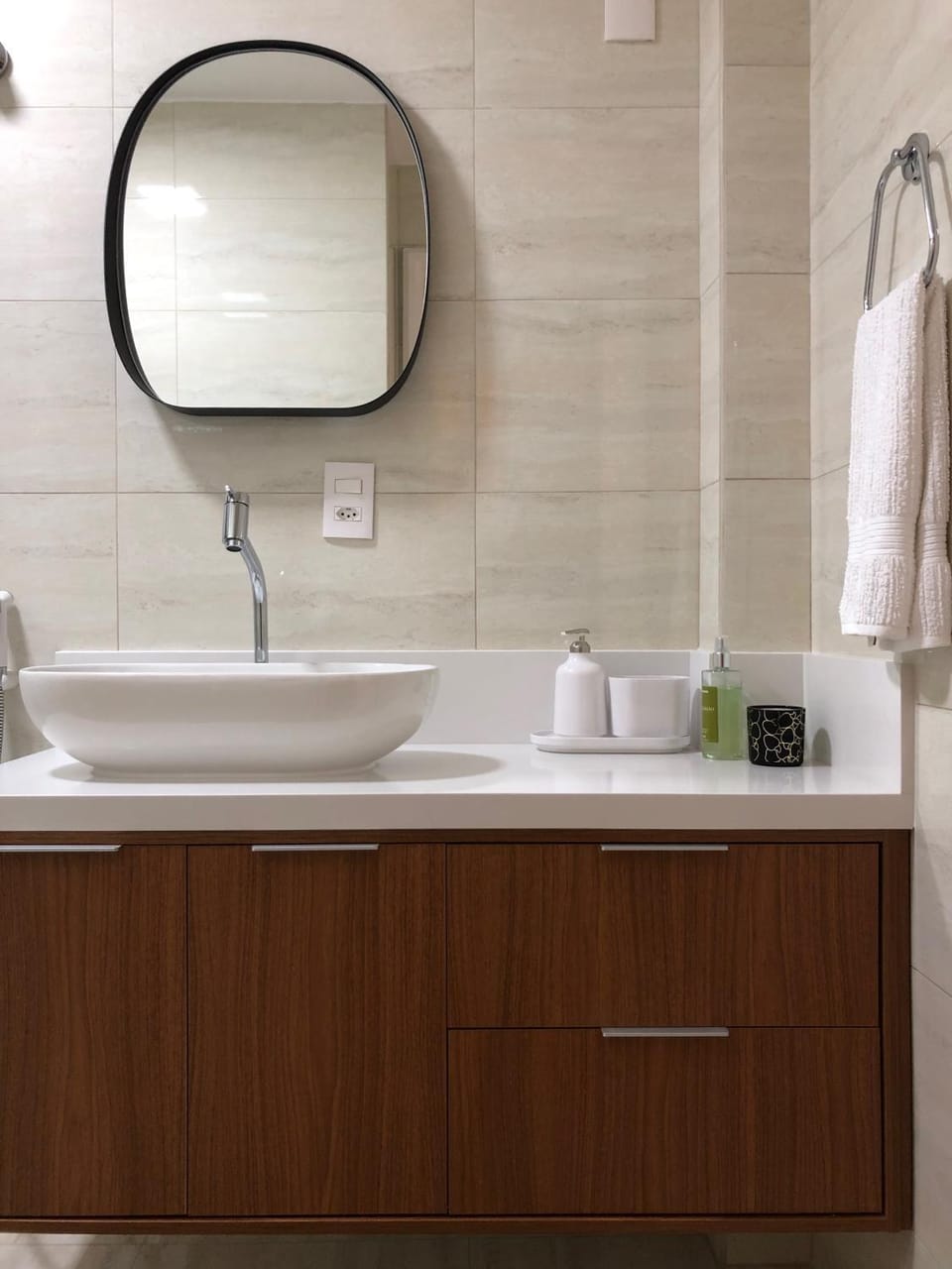 Bathroom, towels