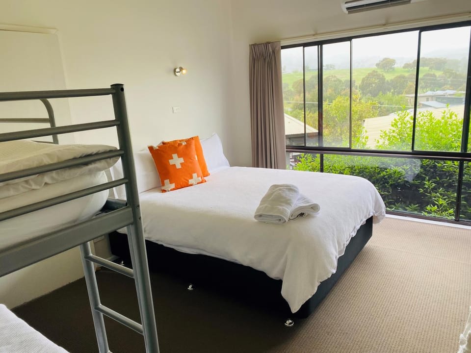 Bed, Bedroom, bunk bed