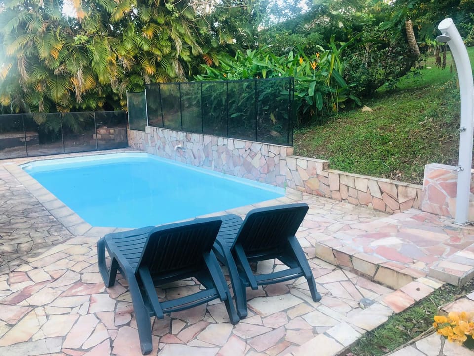 Charmant bungalow avec piscine House in Martinique