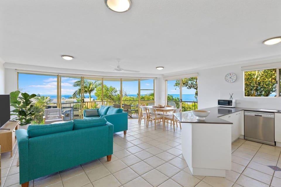 Kitchen or kitchenette, Living room, Dining area, Sea view