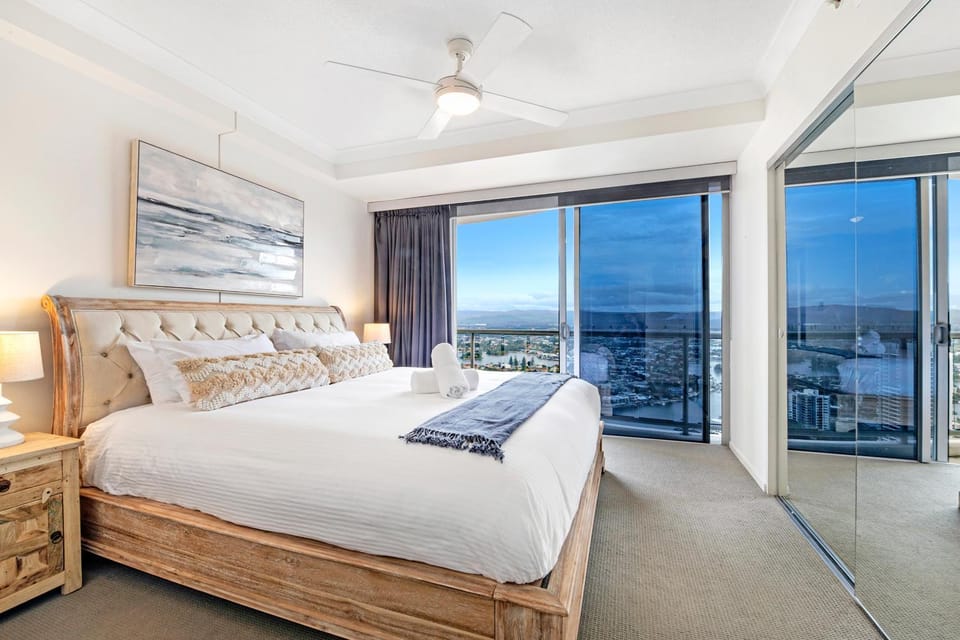 Skyline North Chevron Renaissance Apartment in Surfers Paradise
