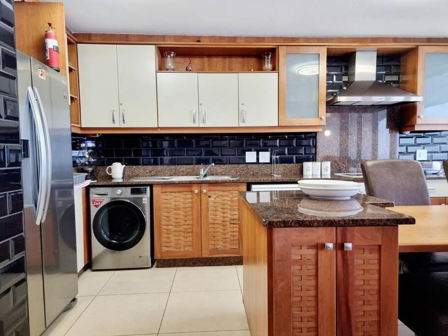 BALLITO CHAKAS COVE 2 Bedroom Beachfront Gem! Apartment in Dolphin Coast
