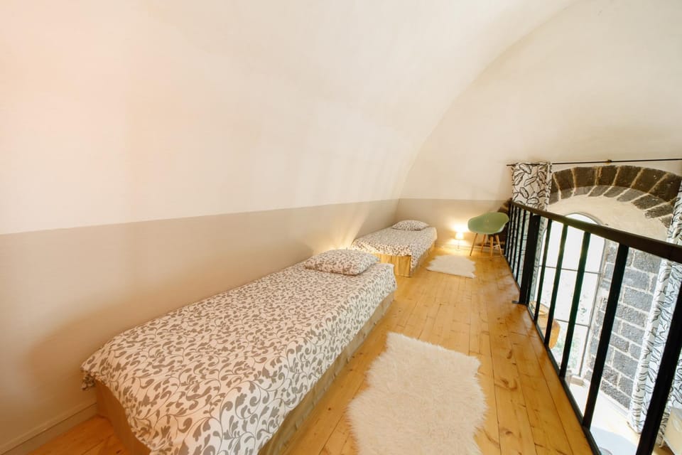 Chambres et maisons d'hôtes du Prieuré de la Bajasse - Le 1150 Bed and Breakfast in Auvergne-Rhône-Alpes
