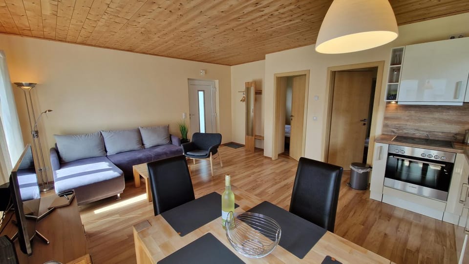 Kitchen or kitchenette, Living room