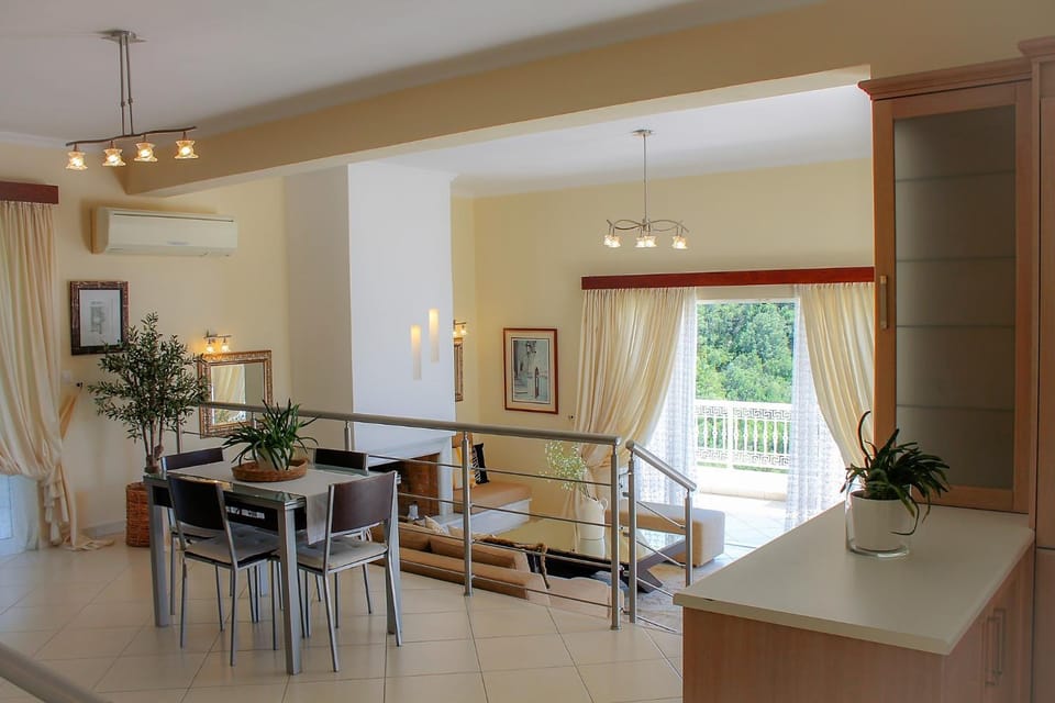 Kitchen or kitchenette, Living room, Seating area