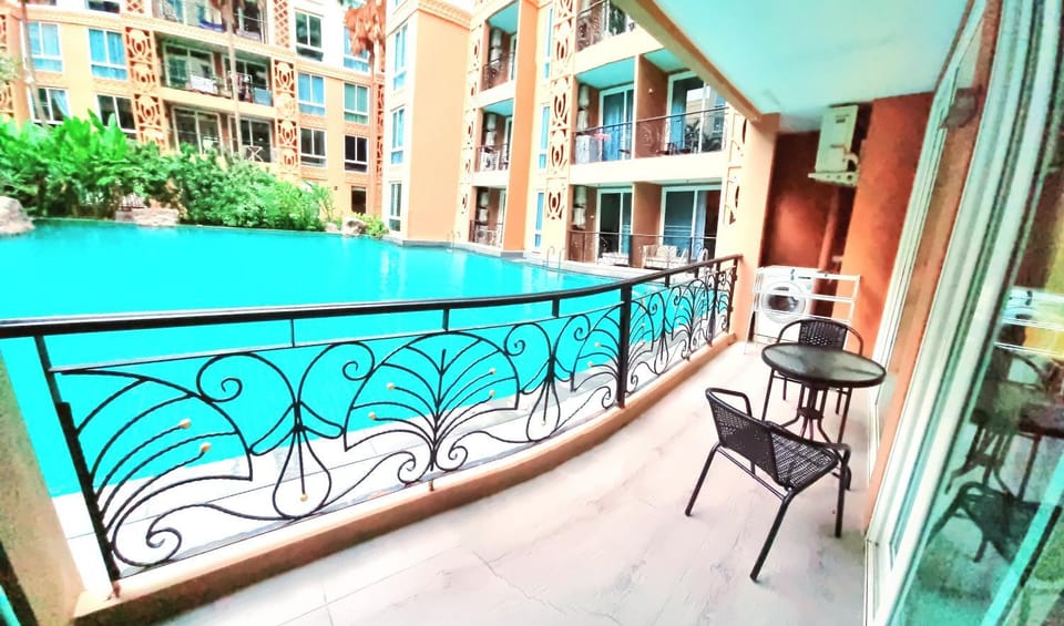 View (from property/room), Swimming pool, Swimming pool