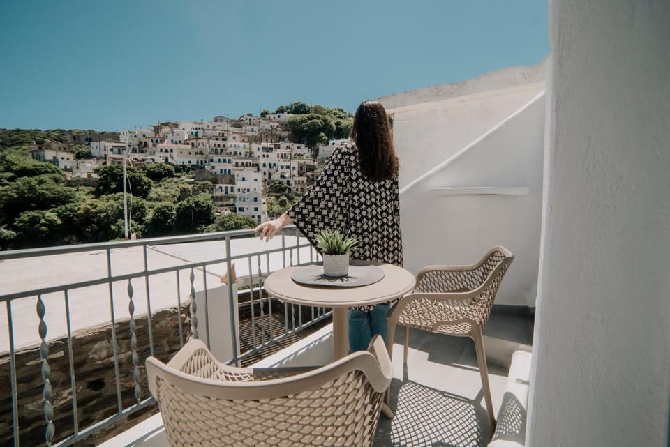 Property building, View (from property/room), View (from property/room), Balcony/Terrace, City view, City view, Mountain view, Mountain view