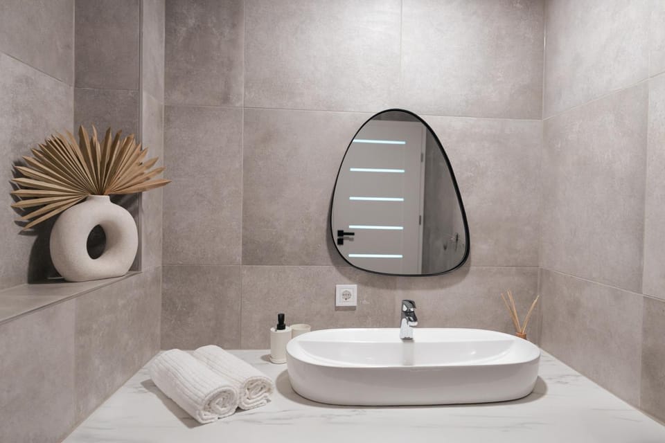 Bathroom, towels