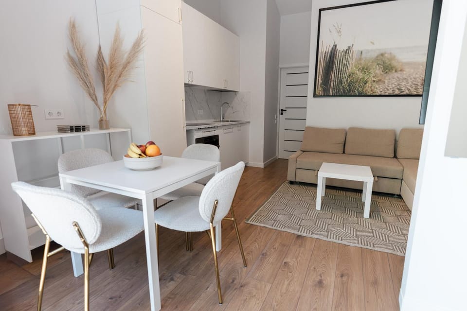 Kitchen or kitchenette, Living room, Seating area, Dining area, pet friendly