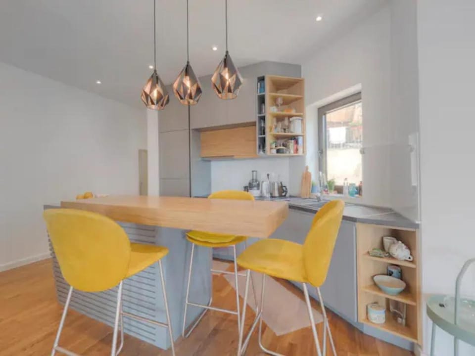 Dining area, kitchen