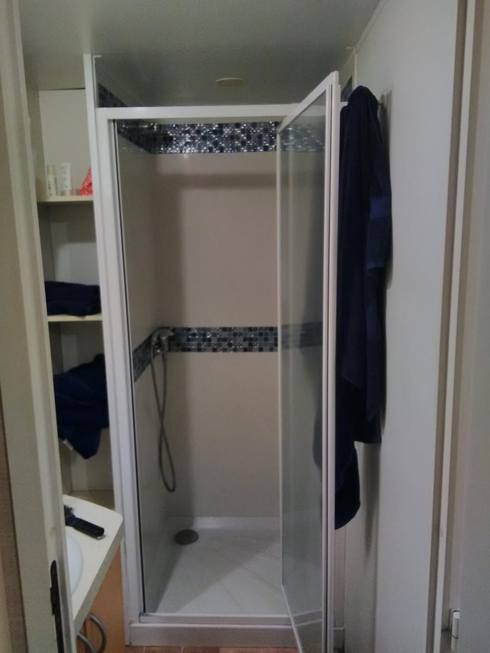 Shower, towels