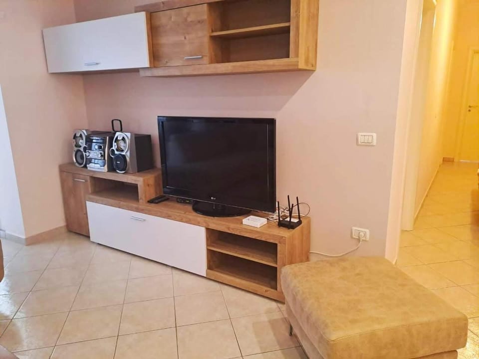 Communal lounge/ TV room, TV and multimedia