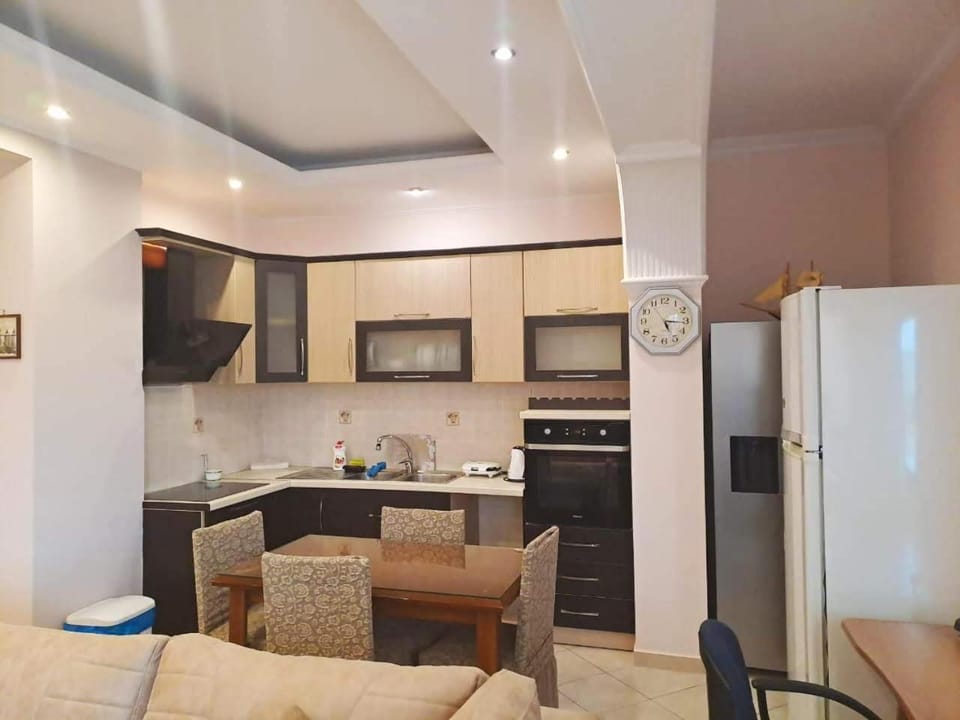 TV and multimedia, Kitchen or kitchenette, Living room, Seating area, Dining area, oven, pet friendly, stove