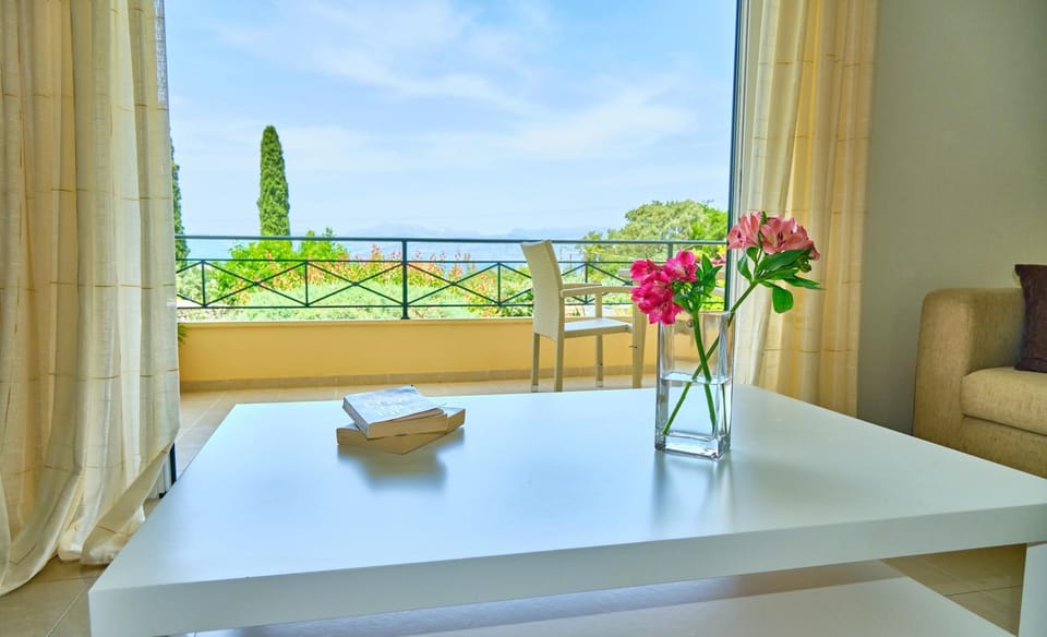 Living room, Sea view