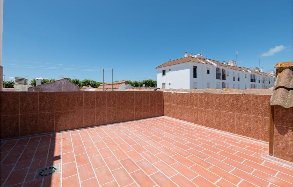 Property building, Tennis court