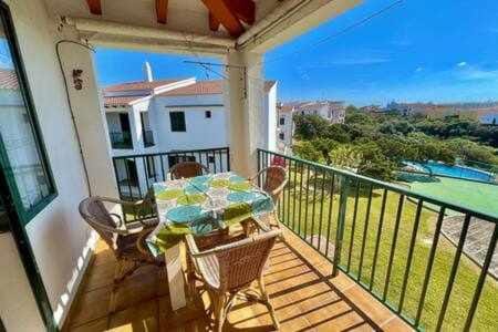 Bosch- Apartamento de 2 dormitorios con piscina. Apartment in Los Delfines