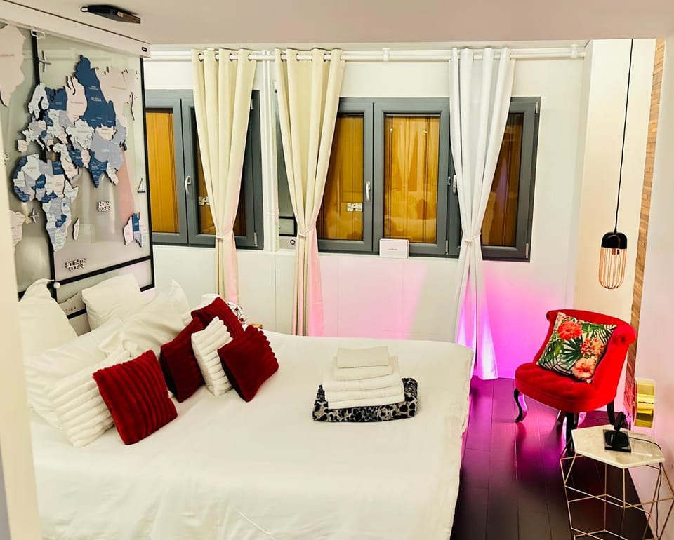 LUXURY FLAT WITH PRIVATE ROOFTOP - Paris 18 Apartment in Paris