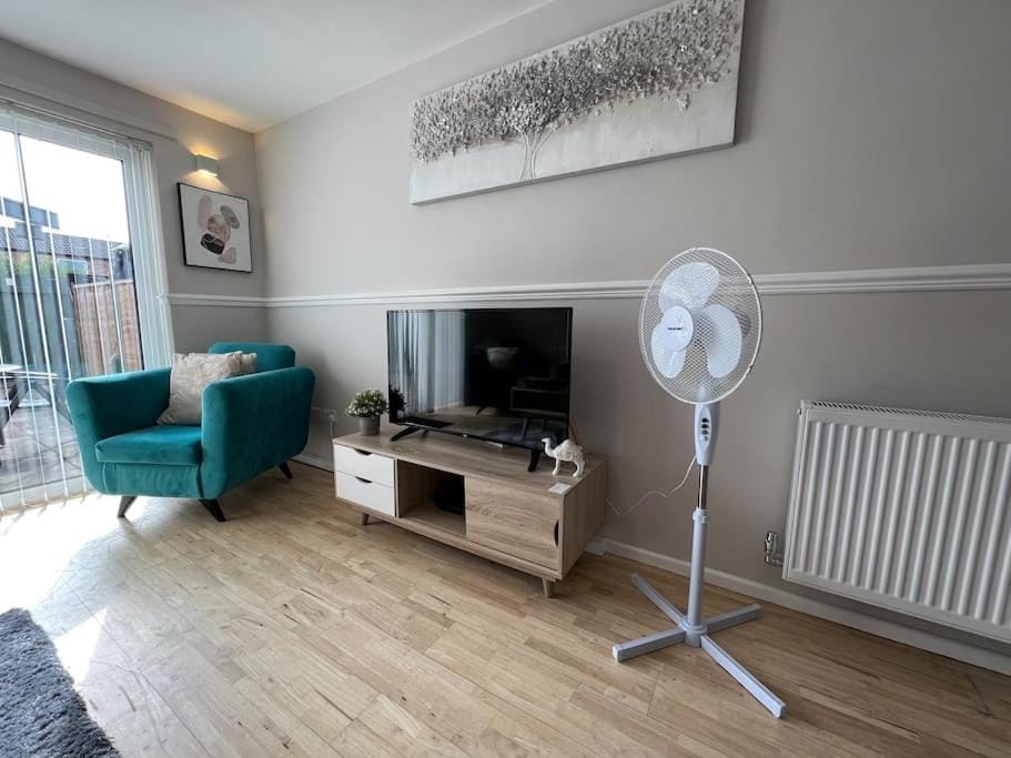 Location-Comfortable Beds-Free Parking-Families House in Nottingham