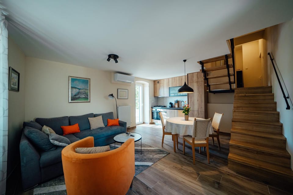 Kitchen or kitchenette, Living room, Seating area