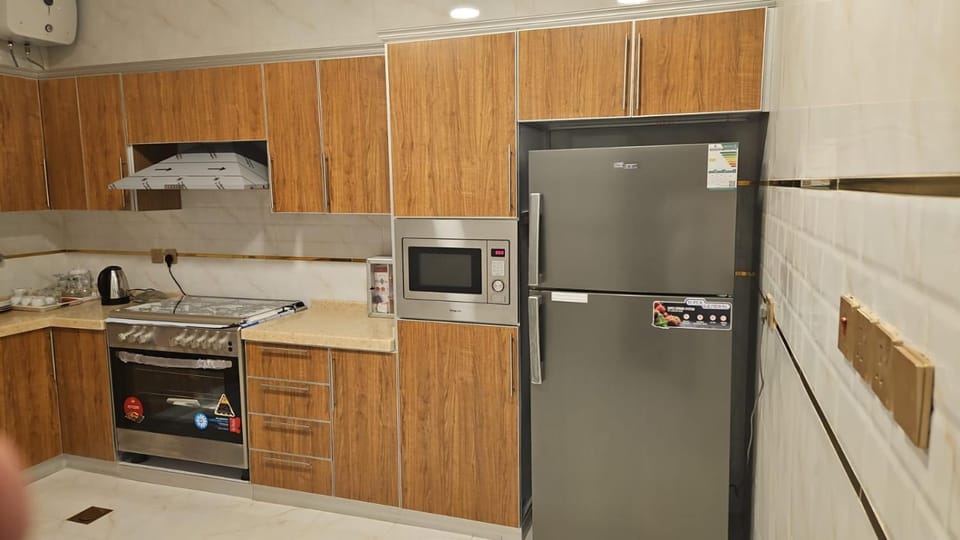 Coffee/tea facilities, Kitchen or kitchenette, oven