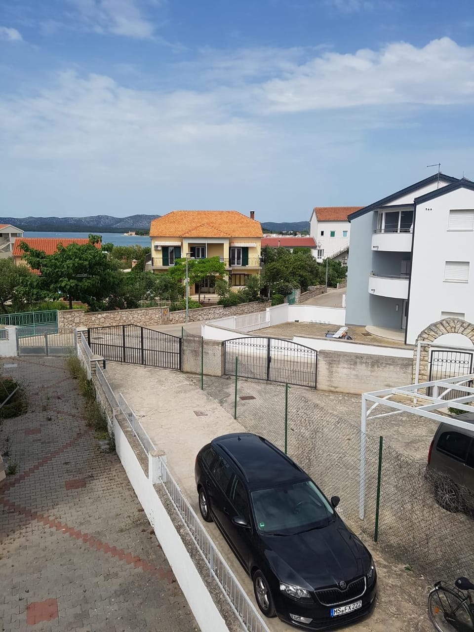Neighbourhood, Balcony/Terrace