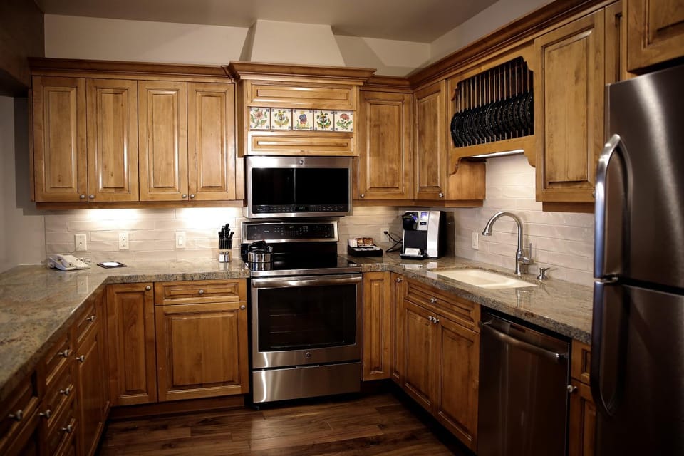 Deer Valley Two Bedroom Loft Suite with Easy Access to all Park City has to Offer condo Apartment in Deer Valley