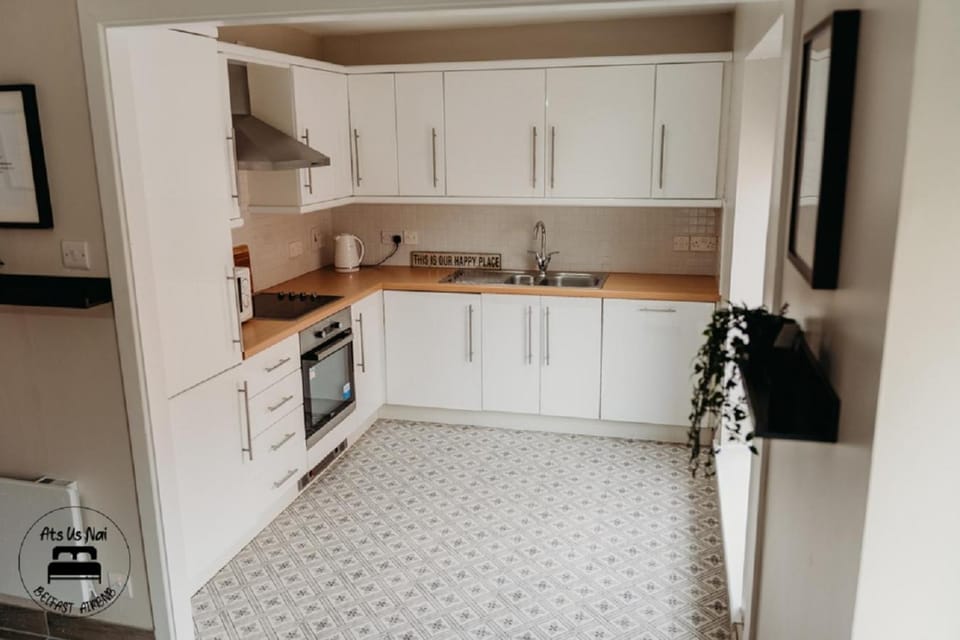 Stylish Belfast City Centre 2 Bedroom Apt Free Parking Apartment in Belfast
