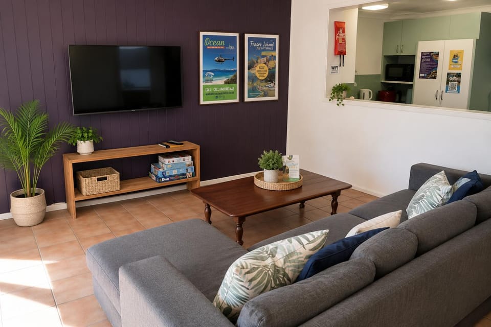 Communal lounge/ TV room, TV and multimedia, Living room, Seating area