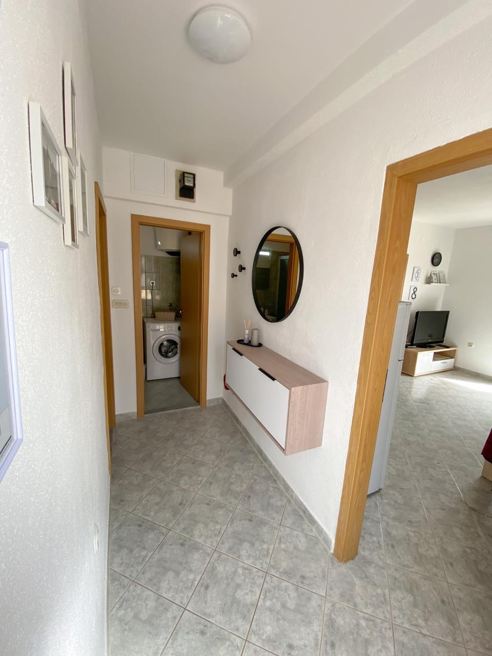 Kitchen or kitchenette, washing machine