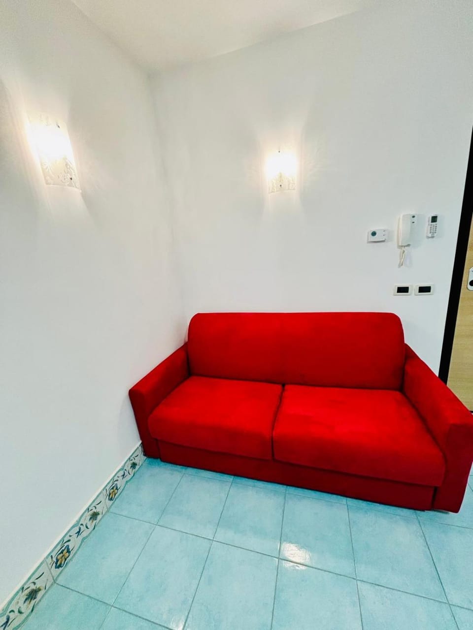 Communal lounge/ TV room