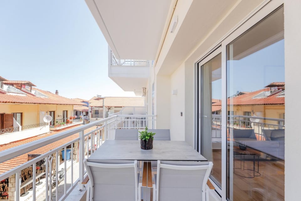 Property building, Balcony/Terrace