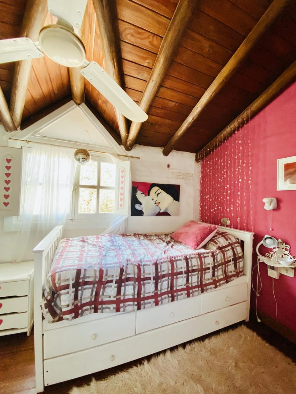 Photo of the whole room, Bedroom