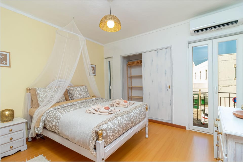 Downtown & Beach Apartment in Guia