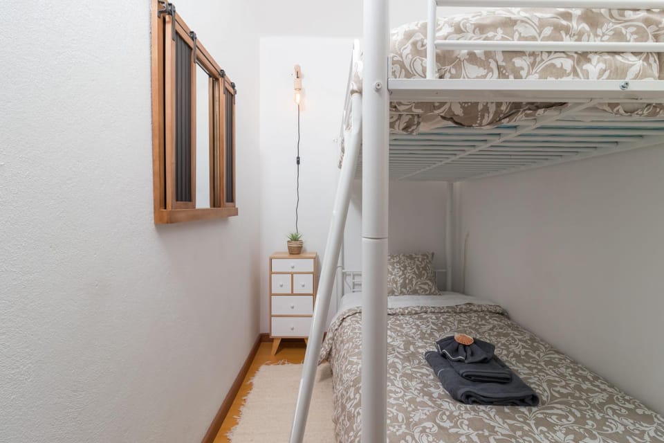 Downtown & Beach Apartment in Guia