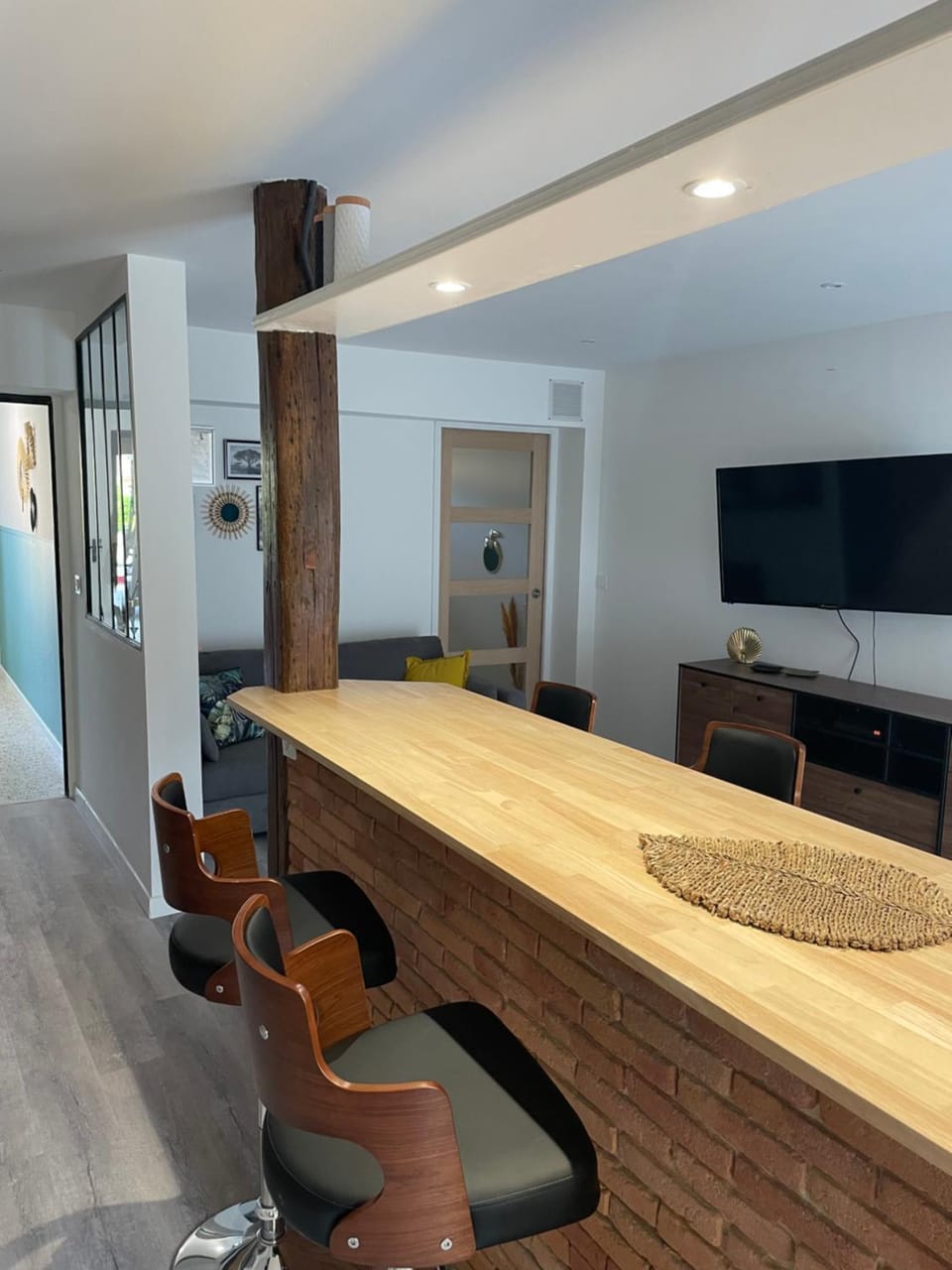 Lounge or bar, Dining area