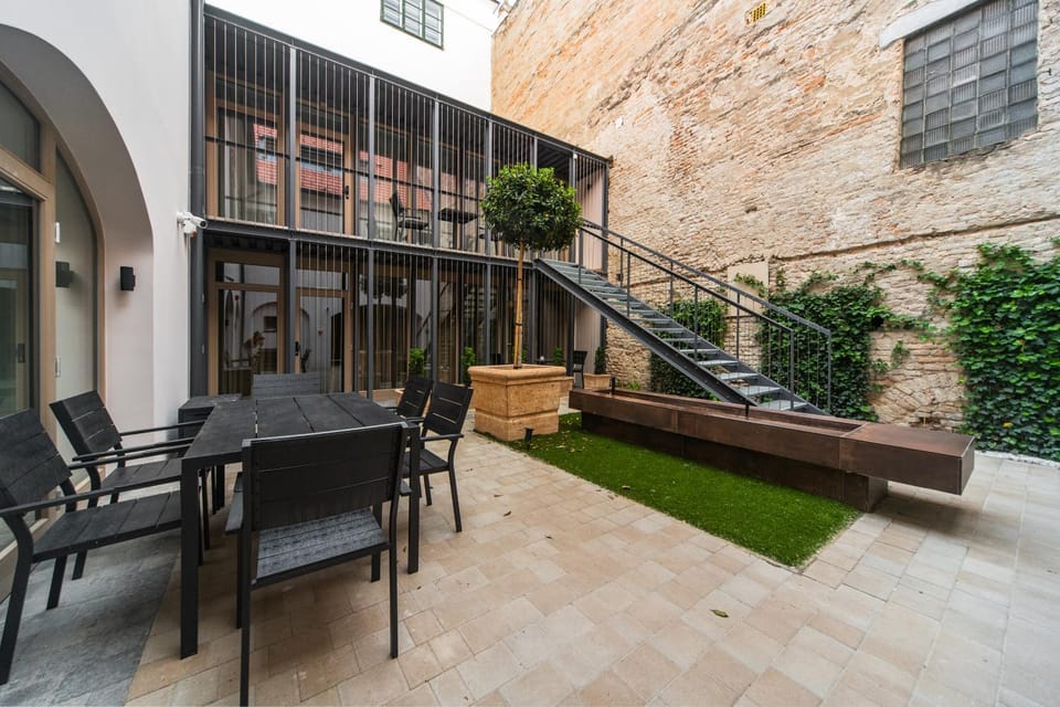 Inner courtyard view