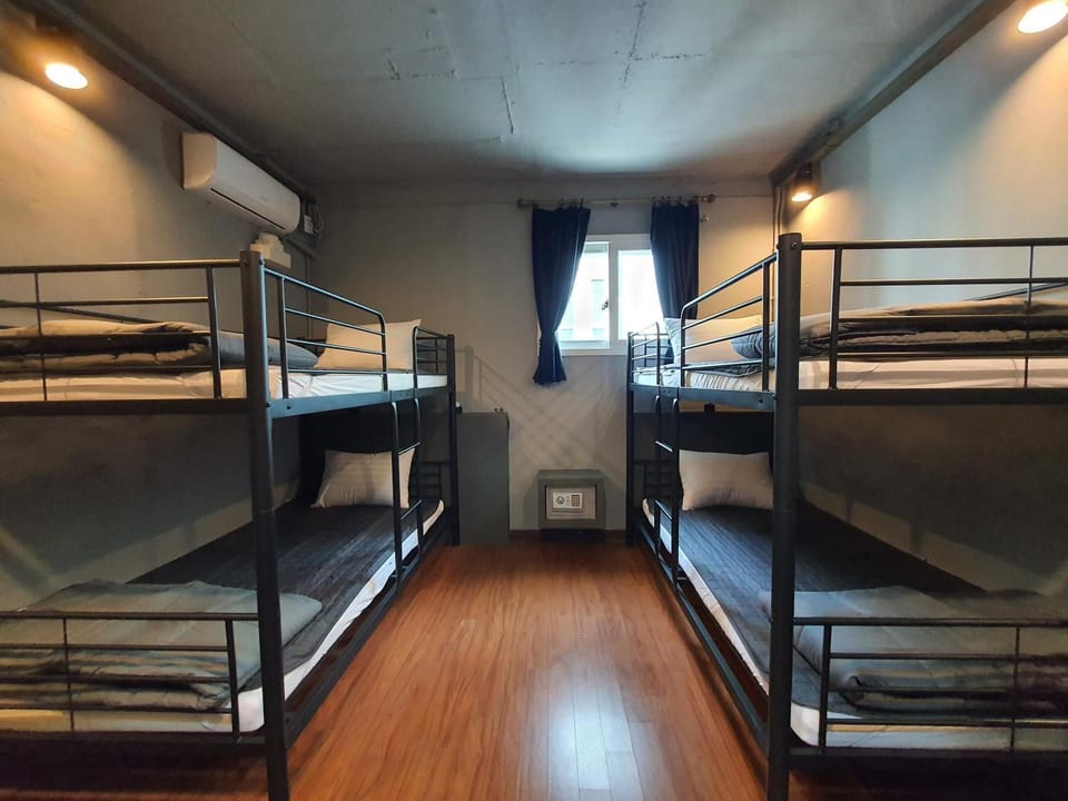 Decorative detail, bunk bed
