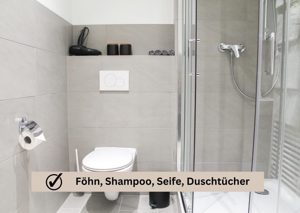 Modern Apartment - für Freunde & Familien, stadtnah, Parkplatz, E-Ladestation, Gitterbox für Fahrräder, Fitnessstudio, digitale Gästemappe mit Restaurant- und Unternehmenstipps Apartment in Koblenz