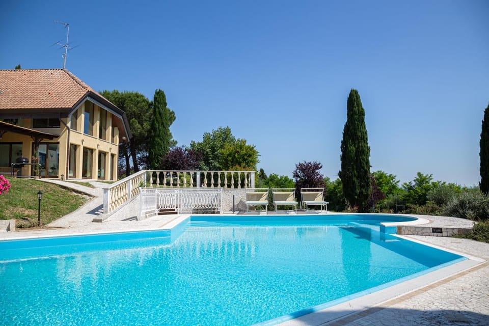 Property building, Hot Tub, Swimming pool