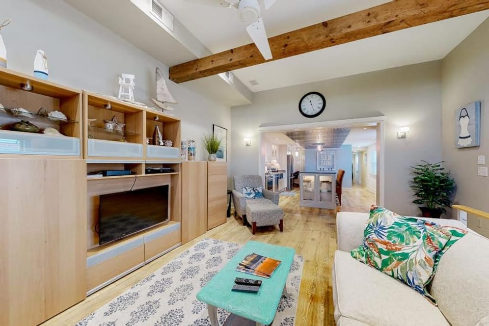 Town of Rehoboth Beach 24 Rehoboth Ave Apartment in Rehoboth Beach