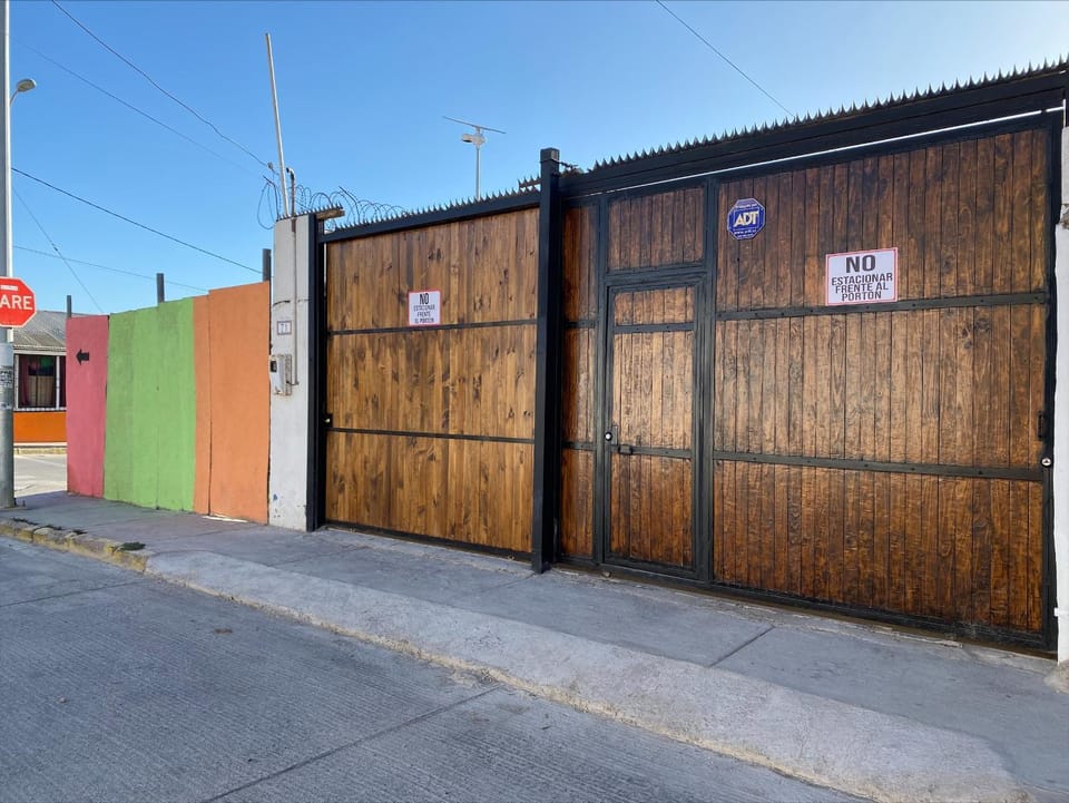 Facade/entrance