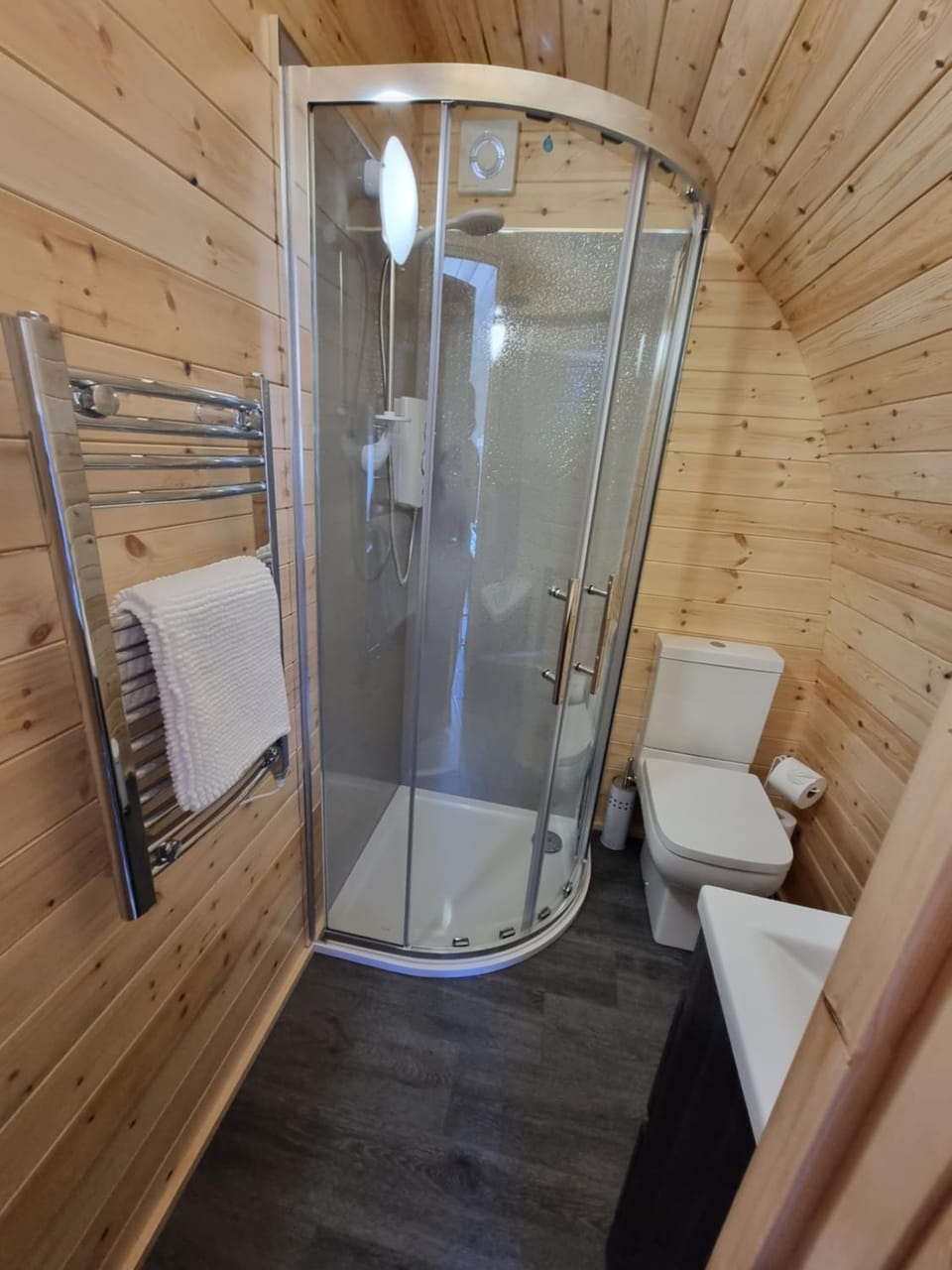 Caledonian Pod. In Caol, Fort William Apartment in Scotland