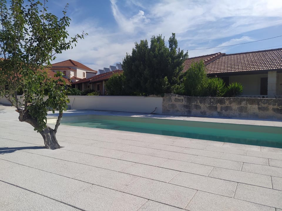 Property building, Day, Pool view, Swimming pool